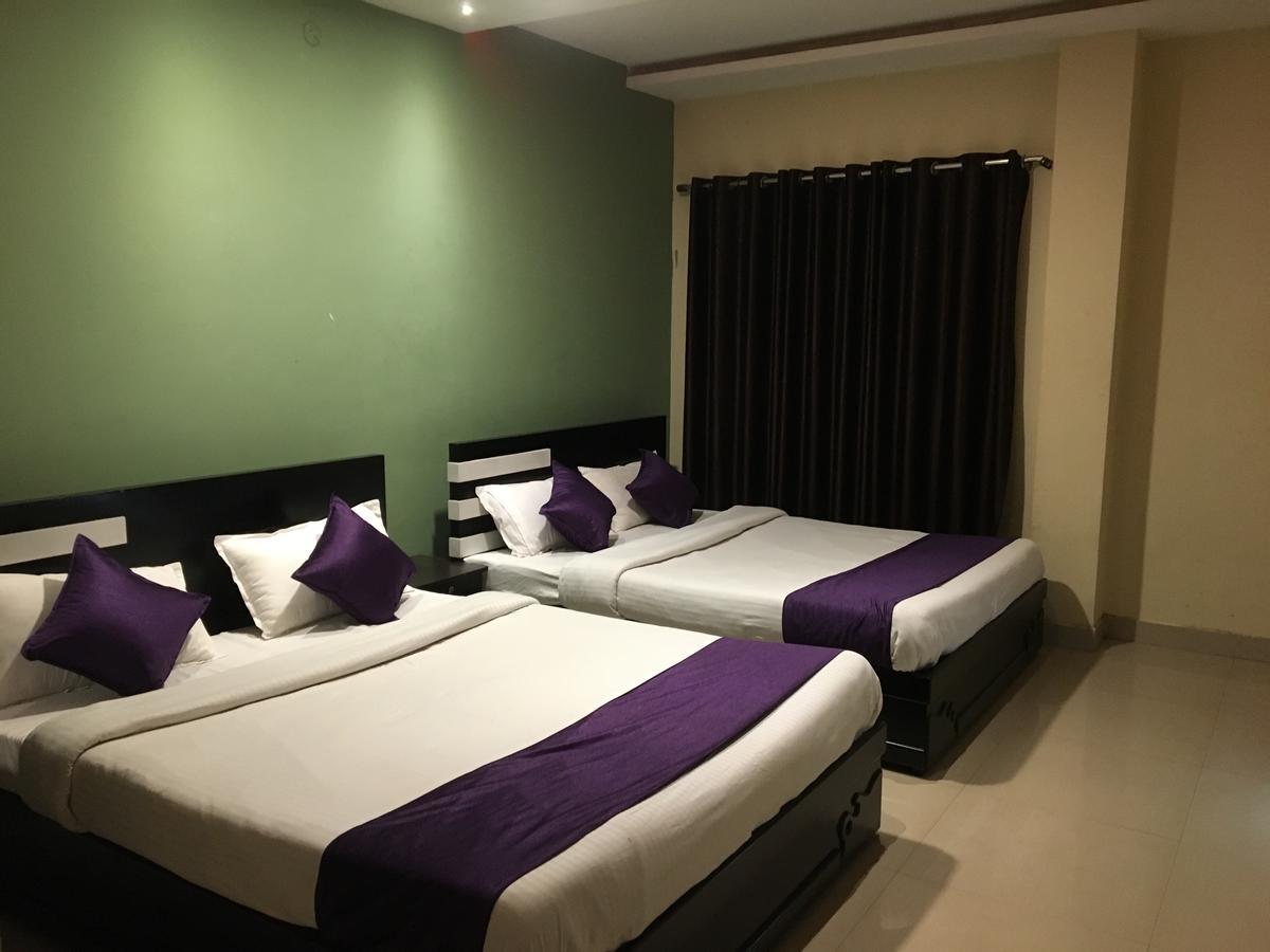 Hotel Time Palace Уті Екстер'єр фото