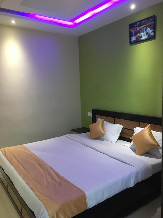 Hotel Time Palace Уті Номер фото